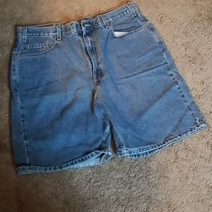 Levi Men's Jean Shorts 550's Relaxed Fit size 40